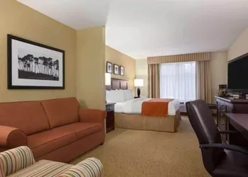 Country Inn & Suites by Radisson, Knoxville at Cedar Bluff, TN hotel thumbnail 8