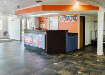 Motel 6 Mobile, AL hotel thumbnail 4