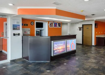 Motel 6 Mobile, AL hotel thumbnail 5