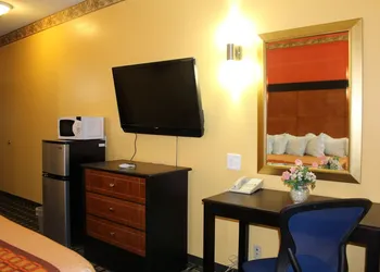 Magnolia Inn And Suites hotel thumbnail 4