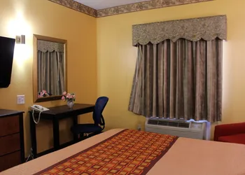 Magnolia Inn And Suites hotel thumbnail 5