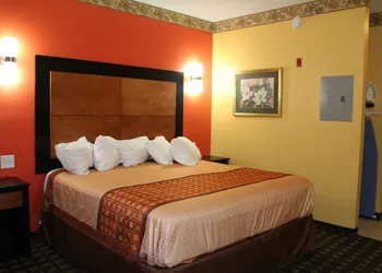 Magnolia Inn And Suites hotel thumbnail 7