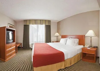 Holiday Inn Express Hotel & Suites Tell City by IHG hotel thumbnail 2