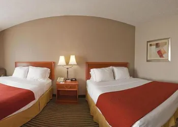 Holiday Inn Express Hotel & Suites Tell City by IHG hotel thumbnail 4