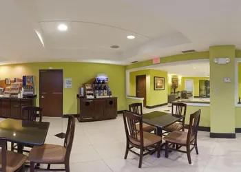Holiday Inn Express Hotel & Suites Tell City by IHG hotel thumbnail 7