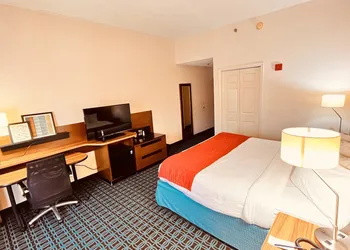 Comfort Inn & Suites Berea hotel thumbnail 2