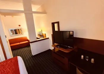 Comfort Inn & Suites Berea hotel thumbnail 7