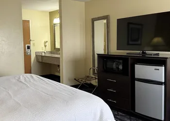 Baymont by Wyndham Evansville North/Haubstadt hotel thumbnail 4