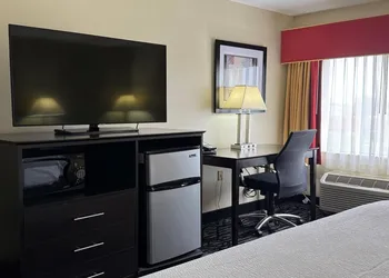 Baymont by Wyndham Evansville North/Haubstadt hotel thumbnail 6