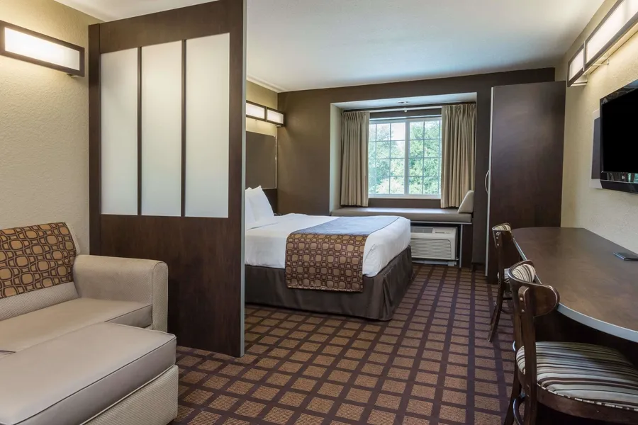 Microtel Inn & Suites by Wyndham Jacksonville Airport hotel detail image 6