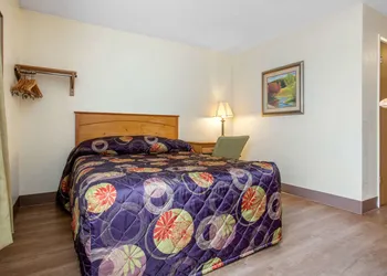 Rodeway Inn Asheville hotel thumbnail 7