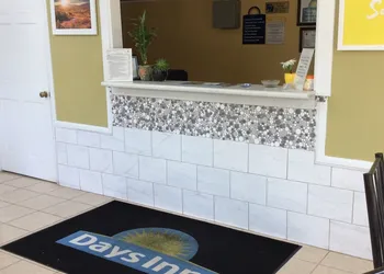 Days Inn by Wyndham Cornelia hotel thumbnail 2
