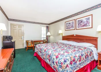 Days Inn by Wyndham Cornelia hotel thumbnail 6