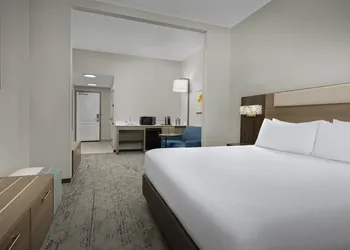 Holiday Inn Express Hotel & Suites Greensboro Airport Area by IHG hotel thumbnail 4