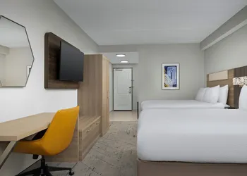 Holiday Inn Express Hotel & Suites Greensboro Airport Area by IHG hotel thumbnail 5