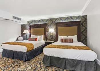 Place d'Armes Hotel hotel thumbnail 6