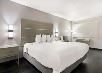 SureStay Hotel by Best Western Grants hotel thumbnail 6