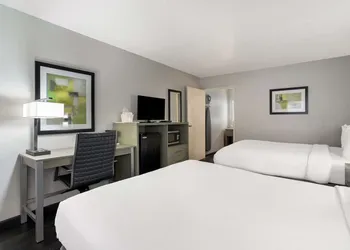 SureStay Hotel by Best Western Grants hotel thumbnail 8
