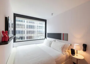 citizenM New York Times Square hotel thumbnail 8