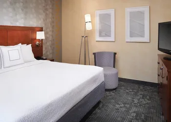 Courtyard by Marriott Chicago Deerfield hotel thumbnail 6