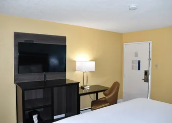 Baymont by Wyndham Macon I-75 hotel thumbnail 4