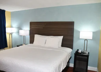 Baymont by Wyndham Macon I-75 hotel thumbnail 8