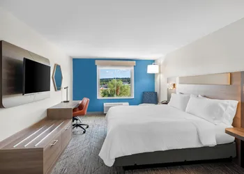 Holiday Inn Express & Suites Morrilton by IHG hotel thumbnail 5