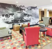 La Quinta Inn & Suites by Wyndham Warner Robins - Robins AFB hotel detail image 3