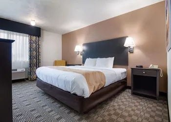 Quality Inn & Suites McCook hotel thumbnail 5