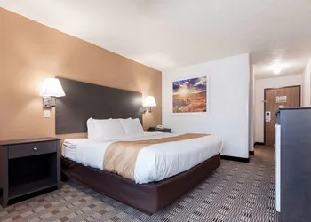 Quality Inn & Suites McCook hotel thumbnail 6