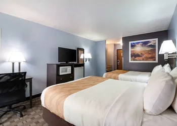 Quality Inn & Suites McCook hotel thumbnail 7