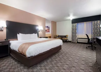 Quality Inn & Suites McCook hotel thumbnail 8