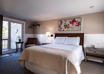 Highland Lake Resort hotel thumbnail 4