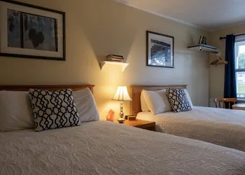 Highland Lake Resort hotel thumbnail 5