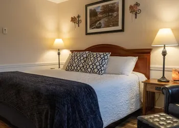 Highland Lake Resort hotel thumbnail 8