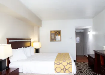 Baymont by Wyndham Delavan Near Lake Geneva hotel thumbnail 5