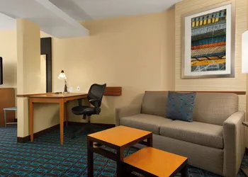 Fairfield Inn & Suites by Marriott Weirton hotel thumbnail 3