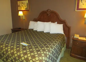 American Inn hotel thumbnail 5