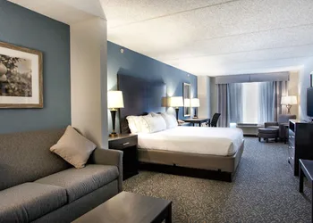 Holiday Inn Express Hotel and Suites Arcadia by IHG hotel thumbnail 2