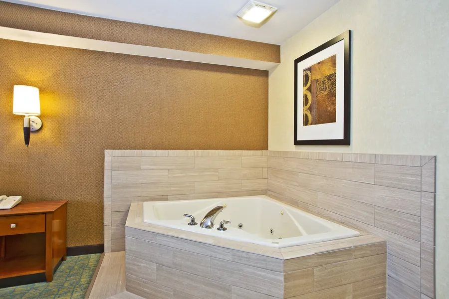 Holiday Inn Express Hotel & Suites Wabash by IHG hotel detail image 2