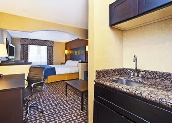 Holiday Inn Express Hotel & Suites Wabash by IHG hotel thumbnail 4