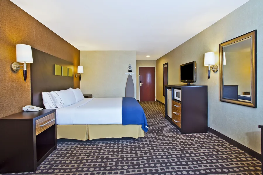 Holiday Inn Express Hotel & Suites Wabash by IHG hotel detail image 6