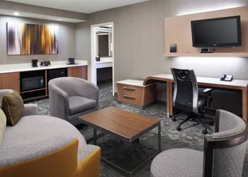 Courtyard by Marriott Toledo Maumee/Arrowhead hotel thumbnail 4