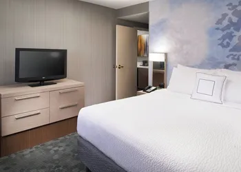 Courtyard by Marriott Toledo Maumee/Arrowhead hotel thumbnail 8