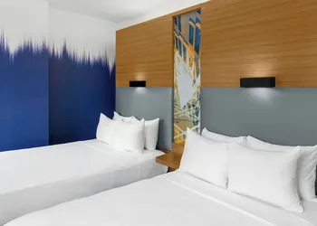 Aloft New York Brooklyn hotel thumbnail 8