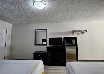 Budget Inn hotel thumbnail 8