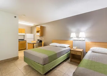 Studio 6 Statesboro, GA hotel thumbnail 5