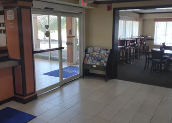Baymont by Wyndham Madison Heights Detroit Area hotel thumbnail 2
