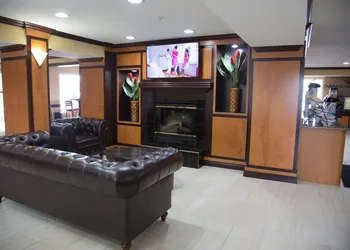 Baymont by Wyndham Madison Heights Detroit Area hotel thumbnail 4