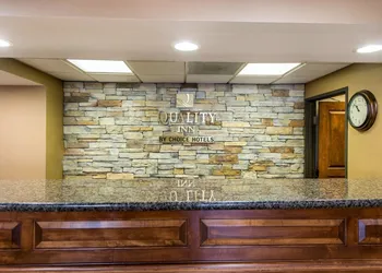Quality Inn Colorado Springs South hotel thumbnail 4